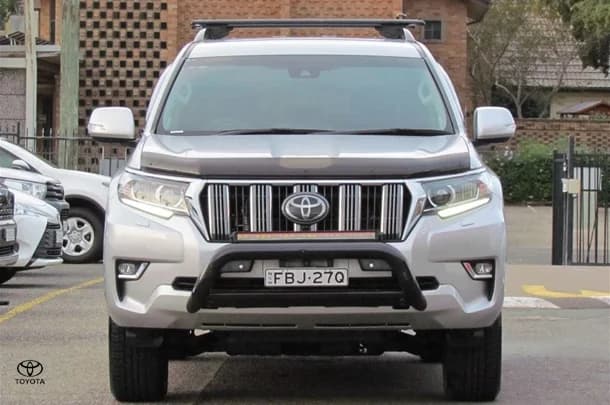 2023 Toyota Prado VX image 2