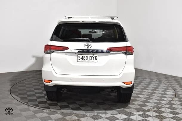 2018 Toyota Fortuner GXL image 4