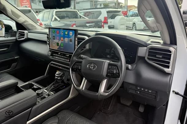 2023 Toyota Tundra Limited image 7