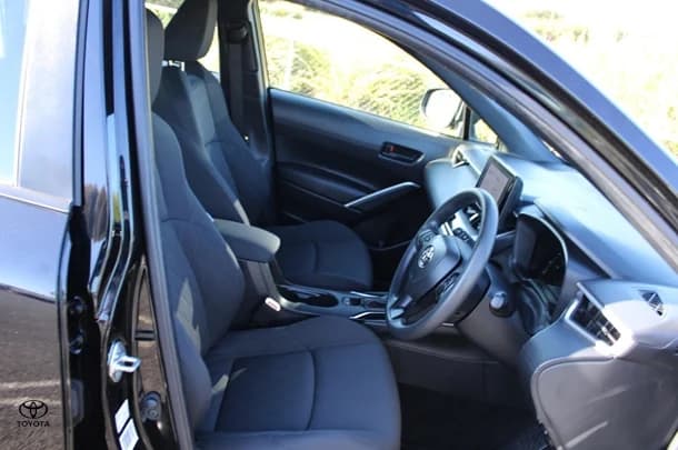 2023 Toyota Corolla Cross Hybrid GX image 18