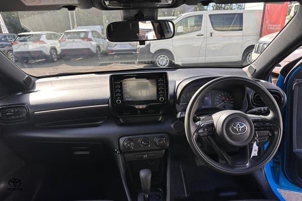 2022 Toyota Yaris Ascent Sport image 23