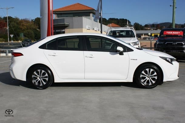 2021 Toyota Corolla Sedan Hybrid Ascent Sport image 10