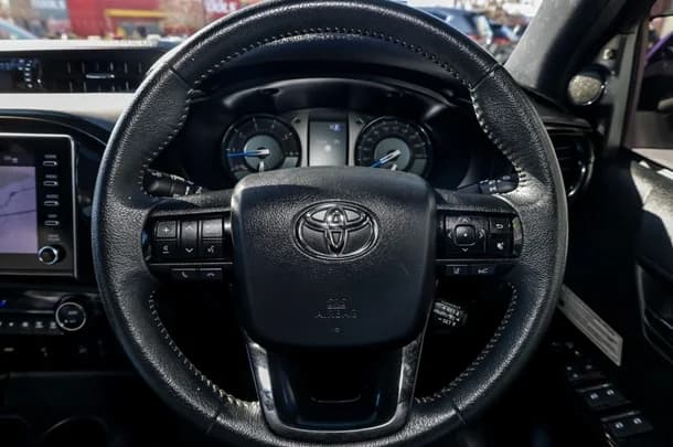 2022 Toyota HILUX Rugged X image 10