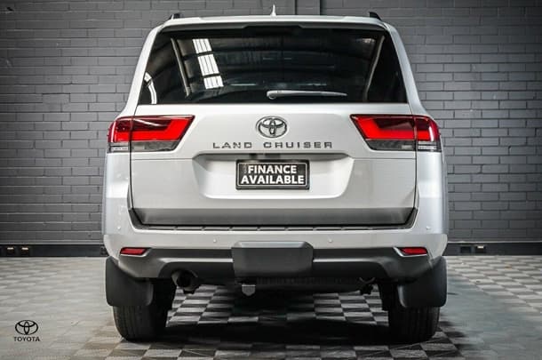 2024 Toyota Landcruiser VX image 6