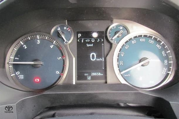 2023 Toyota Prado VX image 7