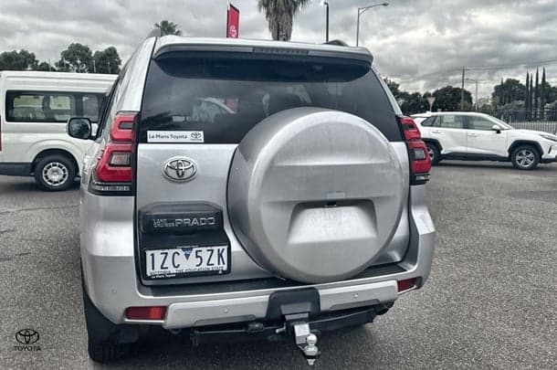 2023 Toyota Prado VX image 24