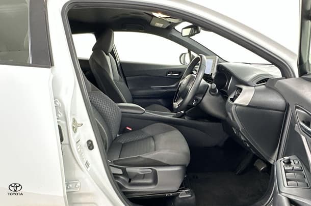 2023 Toyota CH-R GXL-2WD image 33