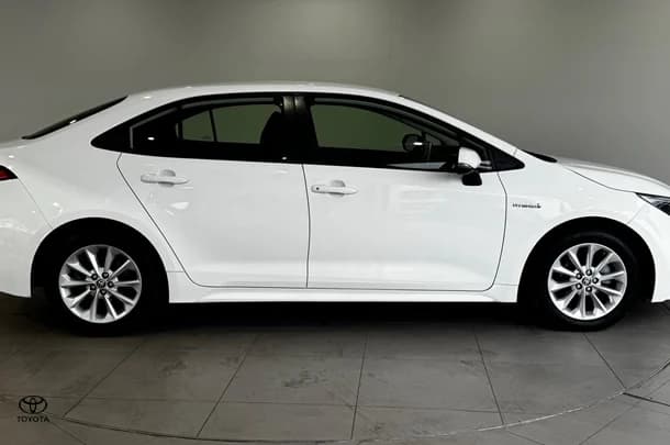 2022 Toyota Corolla Sedan Hybrid Ascent Sport image 13