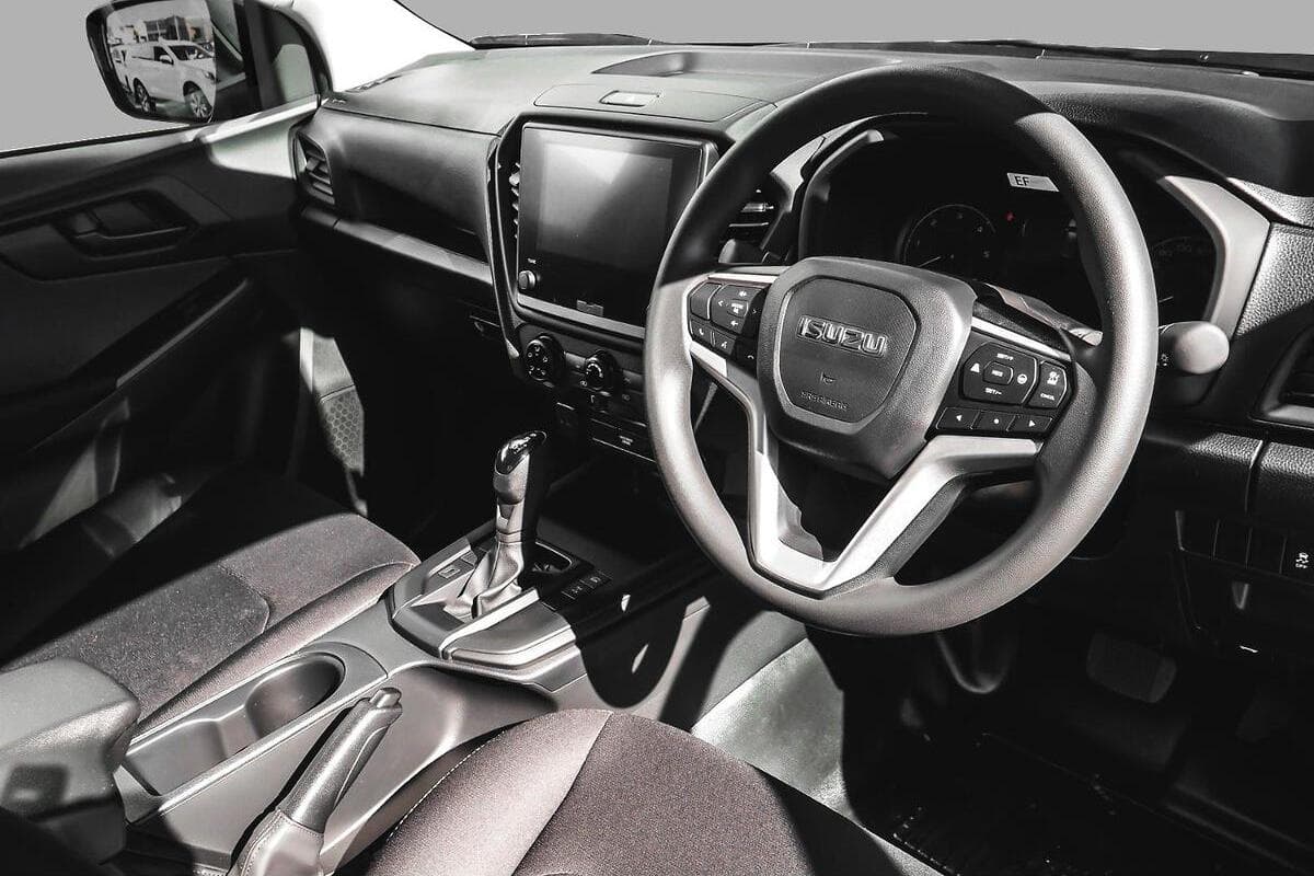 2025 Isuzu D-MAX SX Manual 4x4 MY24 image 6