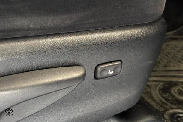 2020 Toyota Prado GX image 20
