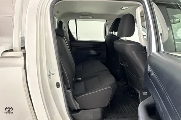 2020 Toyota Hilux SR image 15