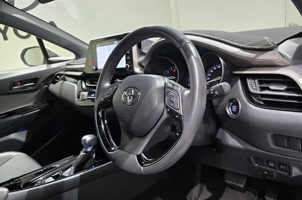 2021 Toyota C-HR Koba AWD image 15