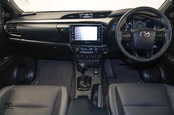 2024 Toyota Hilux 4x4 Rogue image 10