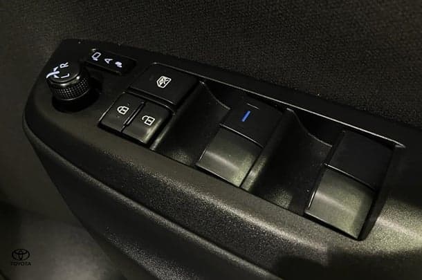 2023 Toyota Yaris Cross Hybrid GXL image 14