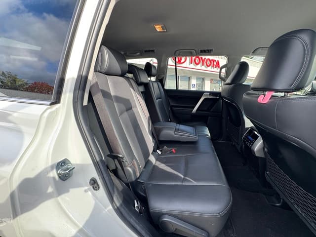 2021 Toyota Prado VX image 13