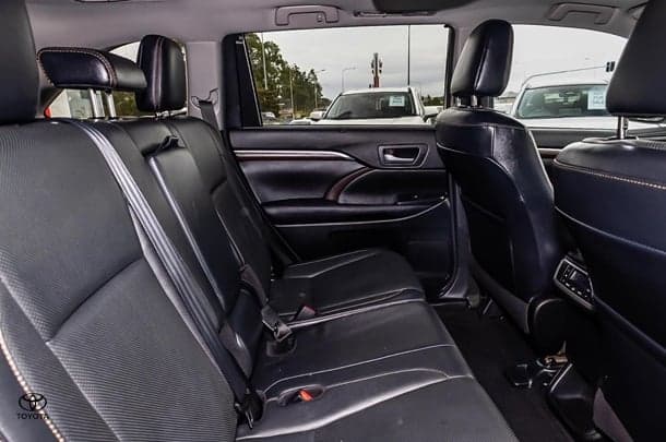 2016 Toyota KLUGER AWD GRANDE image 8