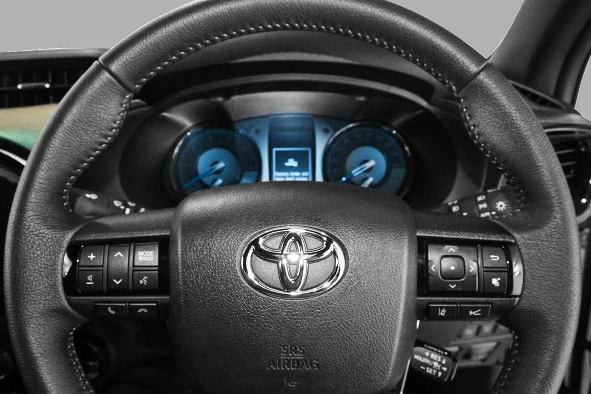 2024 Toyota Hilux Rogue 48V Auto 4x4 Double Cab image 13