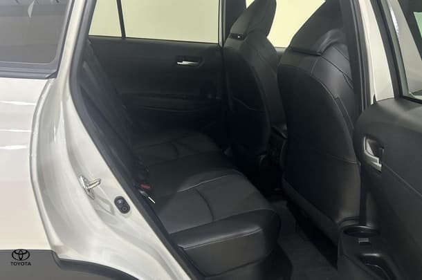 2023 Toyota Corolla Cross Hybrid Atmos AWD image 18