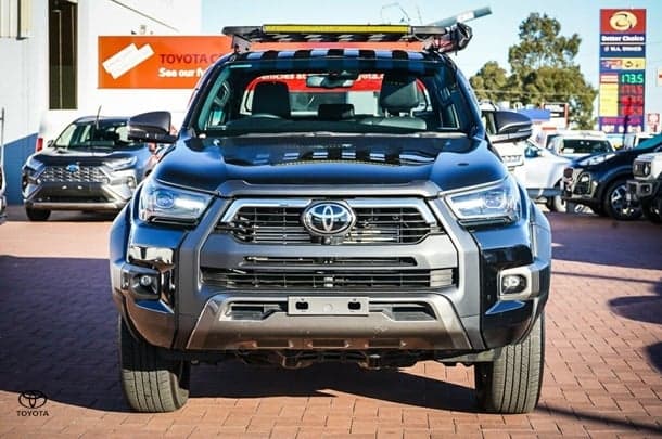 2022 Toyota Hilux 4x4 Rogue image 3