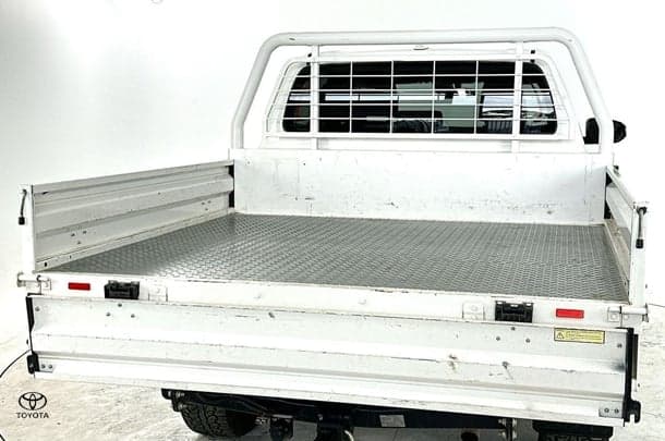 2022 Toyota Hilux SR image 31