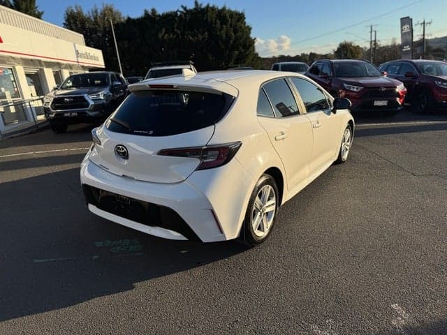 2018 Toyota Corolla Hatch Ascent Sport image 7