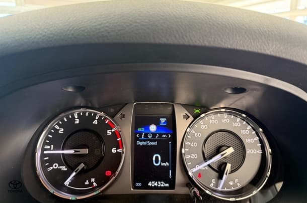 2023 Toyota Hilux SR5 image 19