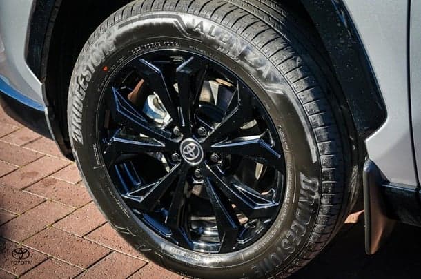2024 Toyota RAV4 Hybrid XSE 2WD image 5