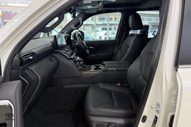 2022 Toyota Landcruiser Sahara image 20