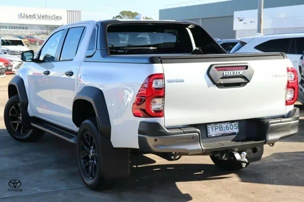 2024 Toyota Hilux 4x4 Rogue image 3