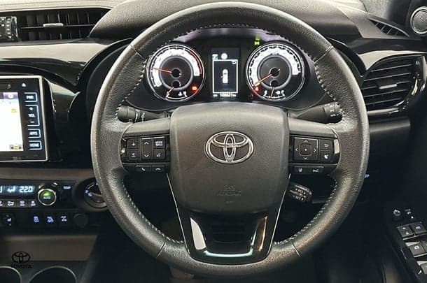 2019 Toyota Hilux Rugged X image 16