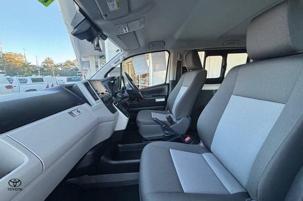 2020 Toyota Hiace LWB image 17