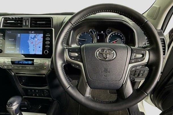 2023 Toyota Prado VX image 19