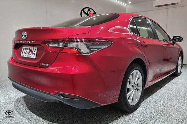 2023 Toyota Camry Hybrid Ascent image 2
