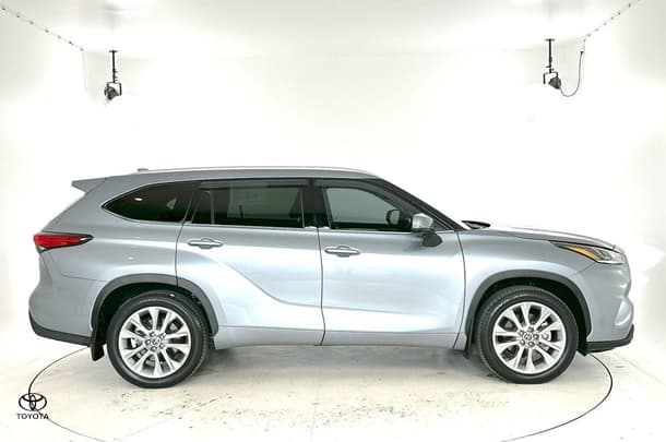 2021 Toyota Kluger AWD GRANDE image 11