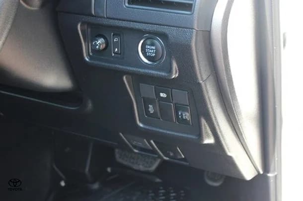 2018 Toyota Prado GX image 16