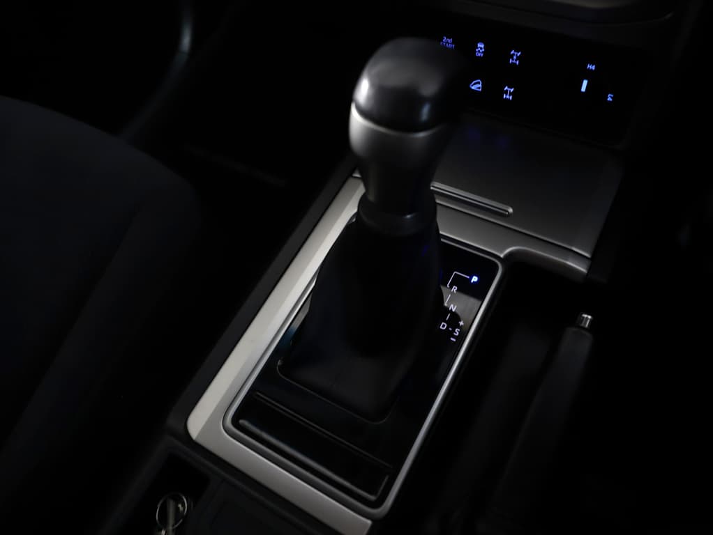 2021 Toyota Prado GXL image 16