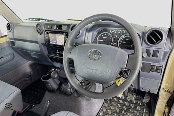 2022 Toyota LANDCRUISER MILITARY GXL image 10