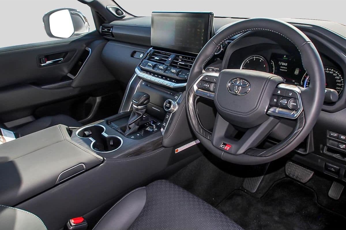 2025 Toyota Landcruiser GR Sport Auto 4x4 image 5