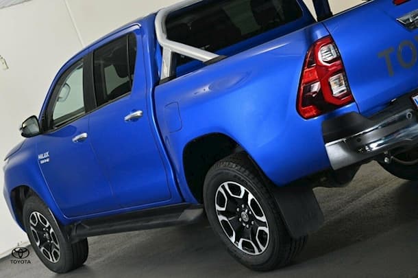 2023 Toyota Hilux SR5 image 19