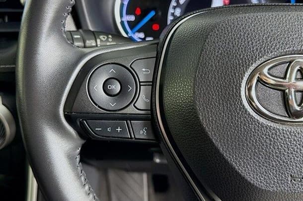 2023 Toyota Rav4 Hybrid GX image 17