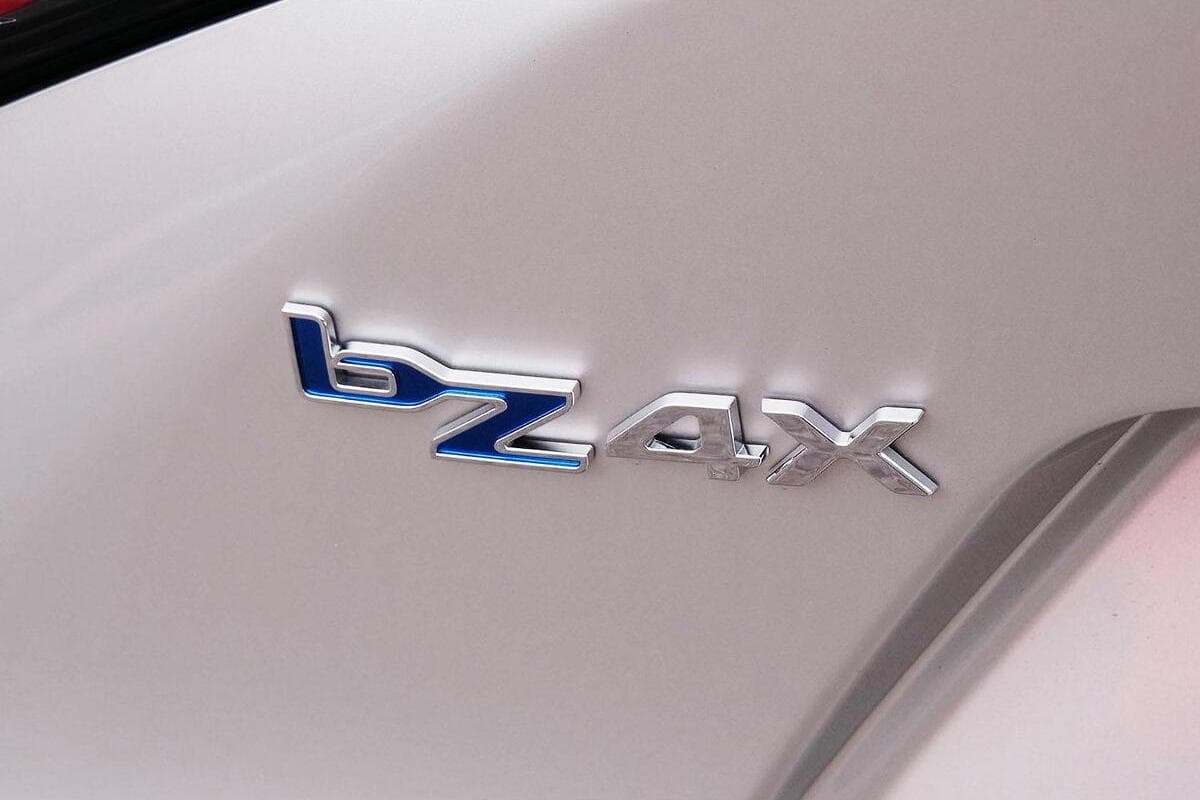 2024 Toyota bZ4X Auto AWD image 10