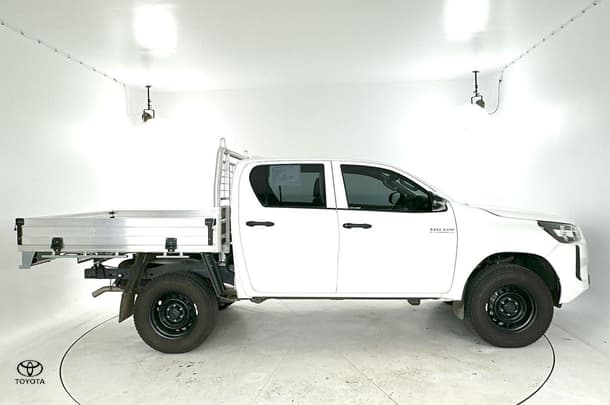 2024 Toyota Hilux Workmate image 10