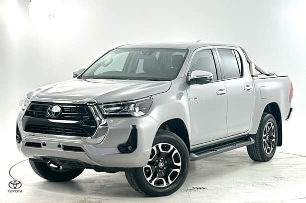 2022 Toyota Hilux SR5 image 7