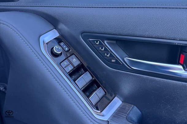 2021 Toyota Landcruiser GR-S image 21