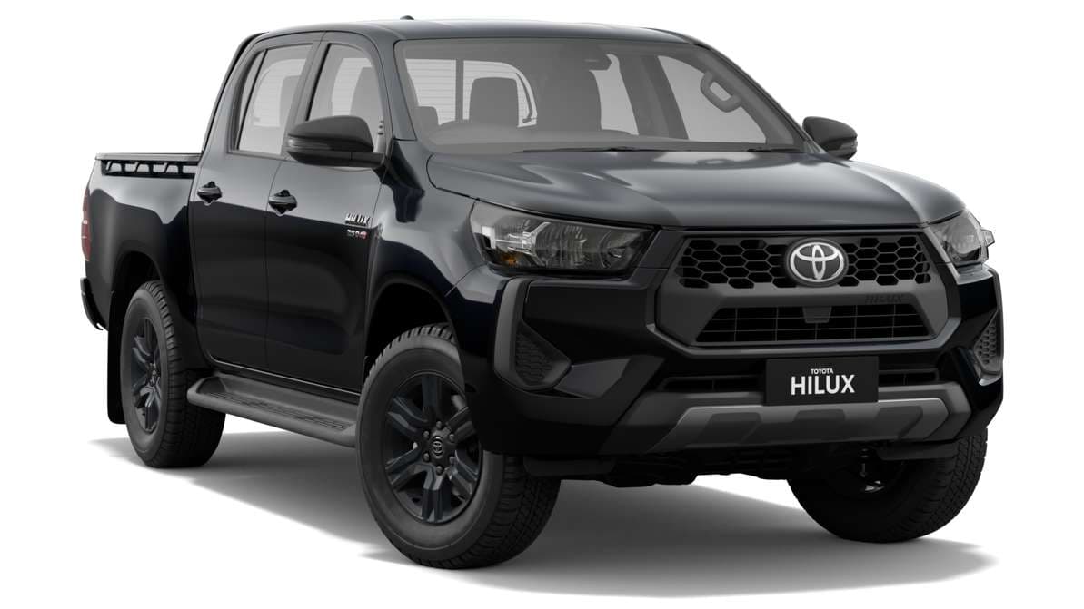 2024 Toyota Hilux 4x4 SR Diesel Double-Cab Pick-Up image 1
