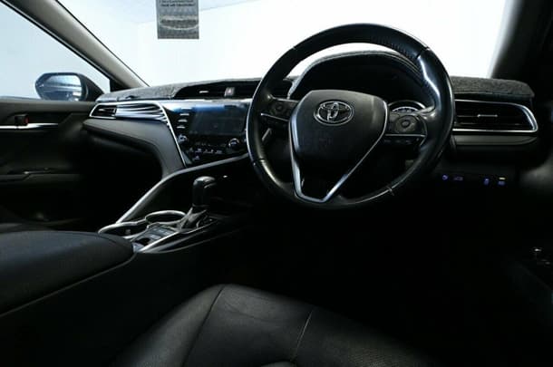 2018 Toyota Camry SL image 19