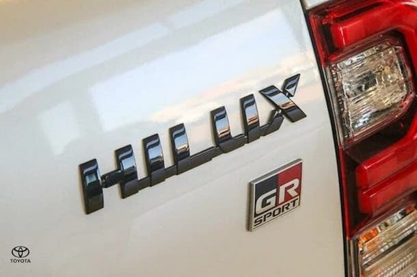 2023 Toyota Hilux GR-SPORT image 11