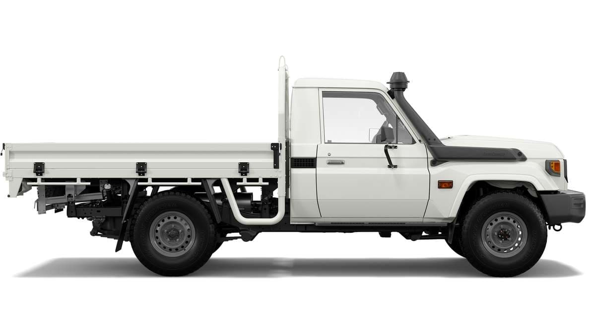 2025 Toyota LandCruiser 79 WorkMate Single-Cab Cab-Chassis image 2