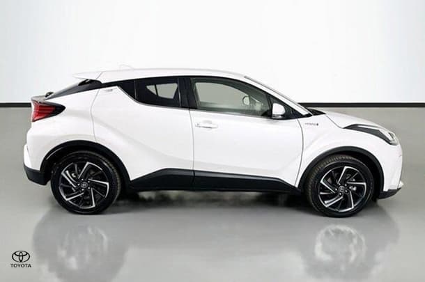 2022 Toyota C-HR Hybrid Koba 2WD image 10