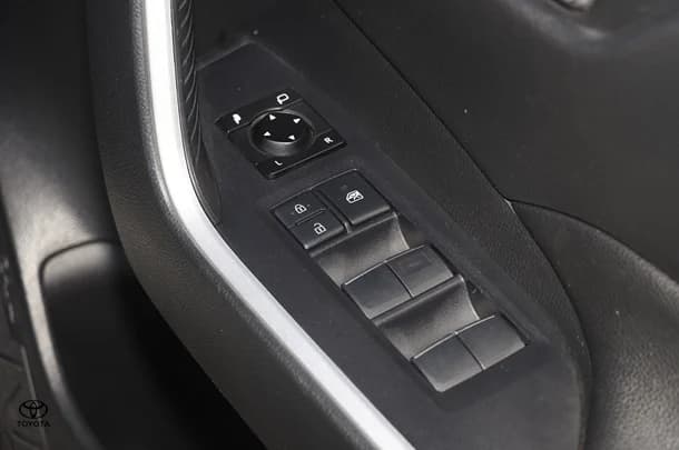 2021 Toyota RAV4 GXL-2WD image 15